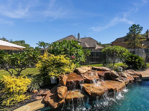 15807 Cooper Creek Court, Houston TX 77044