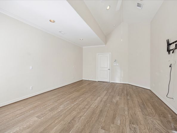 633 Hartman Street, Houston TX 77007