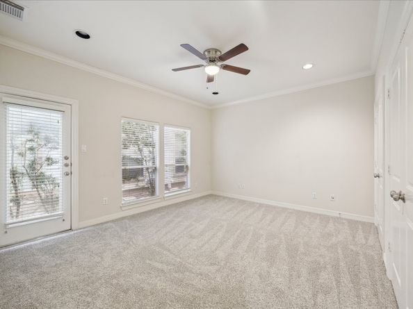 633 Hartman Street, Houston TX 77007