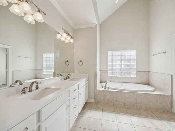 633 Hartman Street, Houston TX 77007