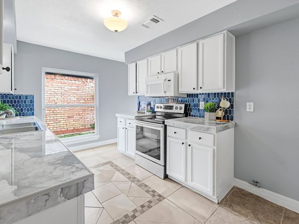 8910 Beau Monde Drive, Houston TX 77099