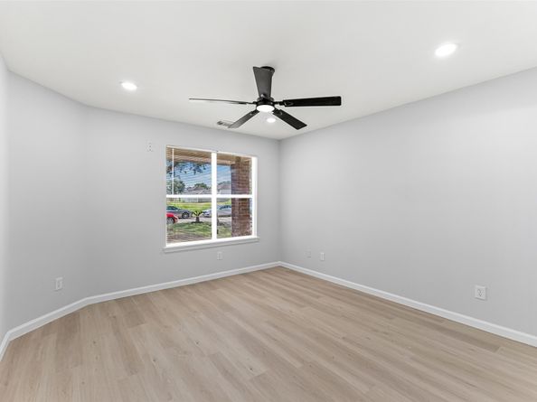 6034 Valley Cove Lane, Houston TX 77085