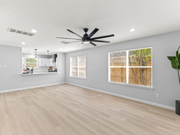 6034 Valley Cove Lane, Houston TX 77085