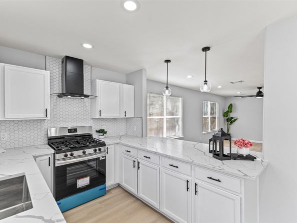 6034 Valley Cove Lane, Houston TX 77085