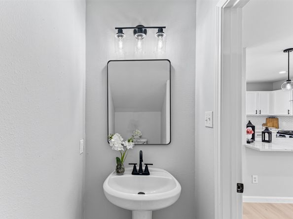 6034 Valley Cove Lane, Houston TX 77085