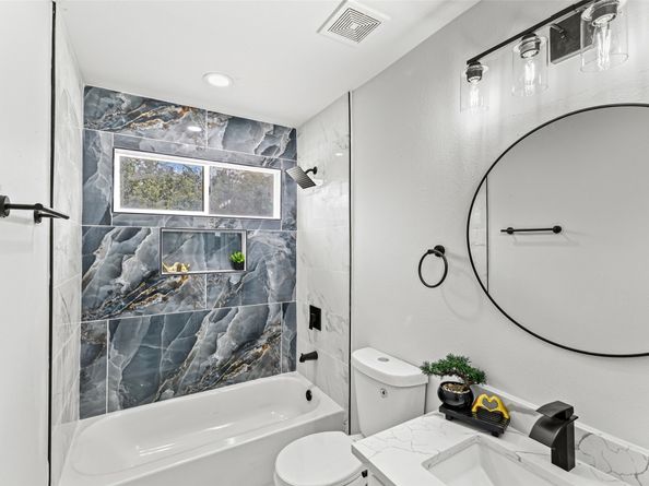 6034 Valley Cove Lane, Houston TX 77085