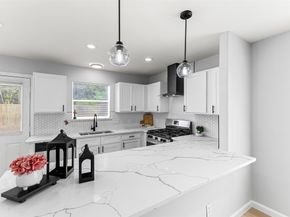 6034 Valley Cove Lane, Houston TX 77085