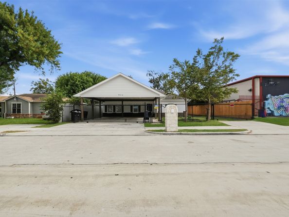 7514 Meadowshire Street, Houston TX 77037
