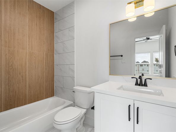 1614 Ojeman Road J, Houston TX 77055