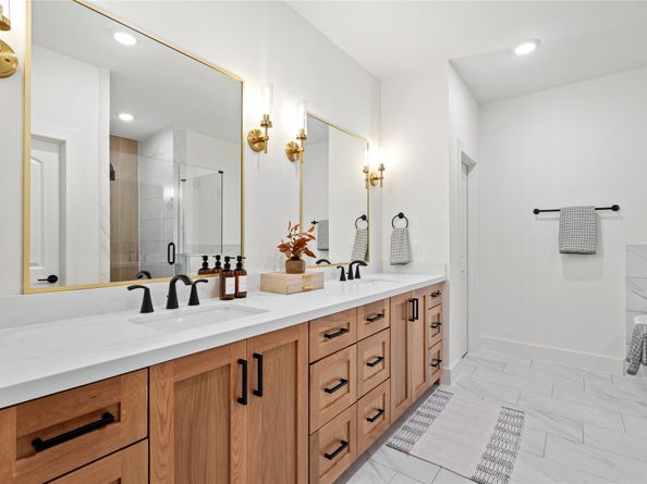 1614 Ojeman Road J, Houston TX 77055