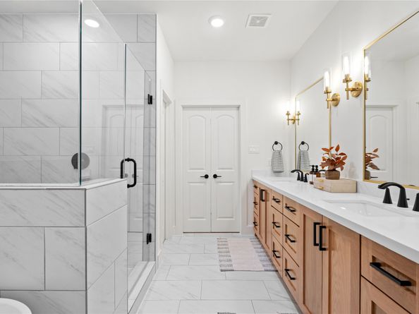 1614 Ojeman Road J, Houston TX 77055