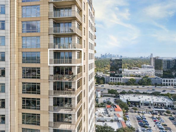 1100 Uptown Park Boulevard 234, Houston TX 77056