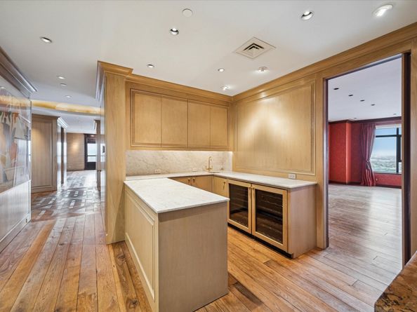 1100 Uptown Park Boulevard 234, Houston TX 77056