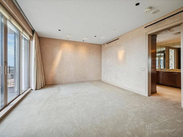 1100 Uptown Park Boulevard 234, Houston TX 77056