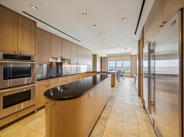 1100 Uptown Park Boulevard 234, Houston TX 77056