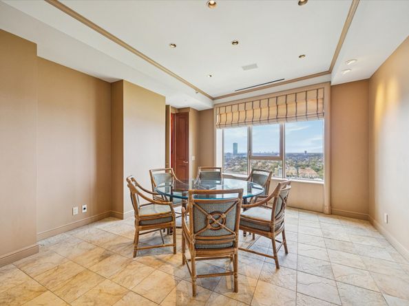 1100 Uptown Park Boulevard 234, Houston TX 77056