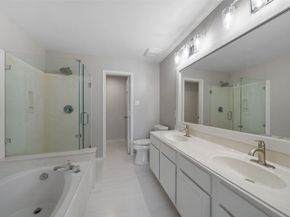 131 N Villa Oaks Drive, The Woodlands TX 77382