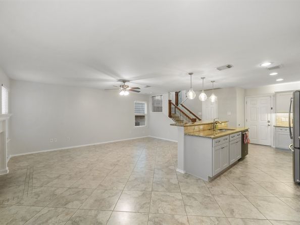 131 N Villa Oaks Drive, The Woodlands TX 77382