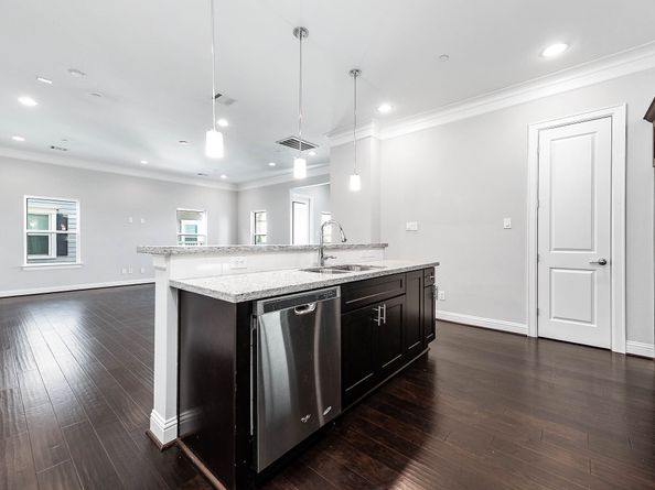 2524 Hutchins Street, Houston TX 77004