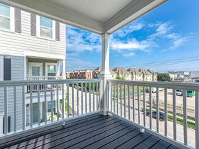 2524 Hutchins Street, Houston TX 77004