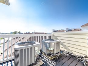 2524 Hutchins Street, Houston TX 77004