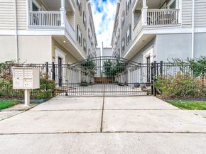 2524 Hutchins Street, Houston TX 77004