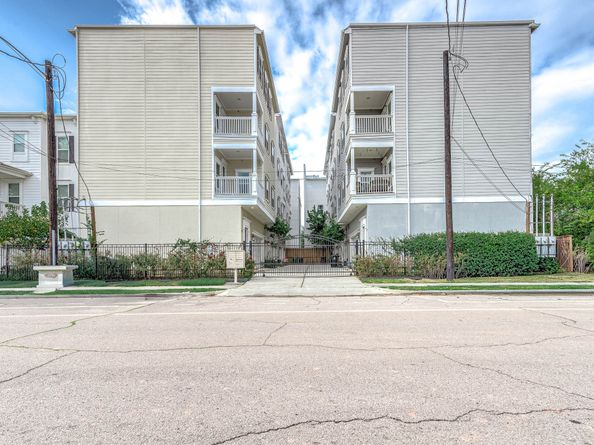 2524 Hutchins Street, Houston TX 77004