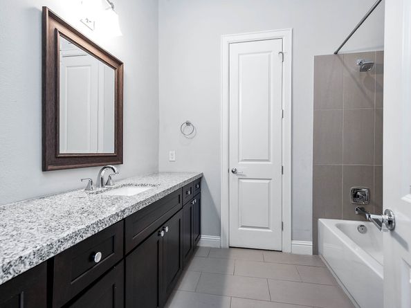 2524 Hutchins Street, Houston TX 77004