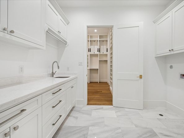 830 Azalea Street, Houston TX 77018