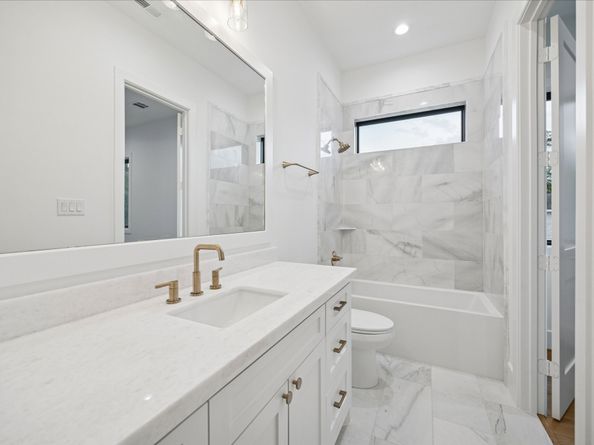 830 Azalea Street, Houston TX 77018