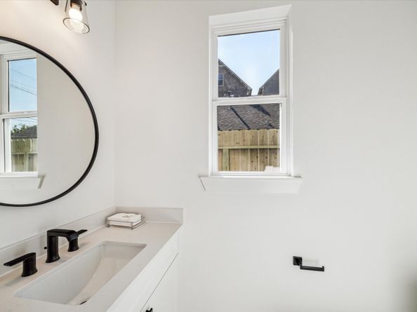 5337 Larkin Street, Houston TX 77007