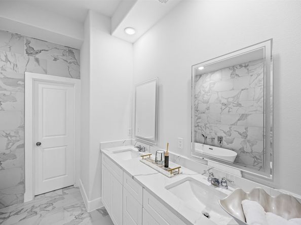 6721 Saint Augustine Street, Houston TX 77021