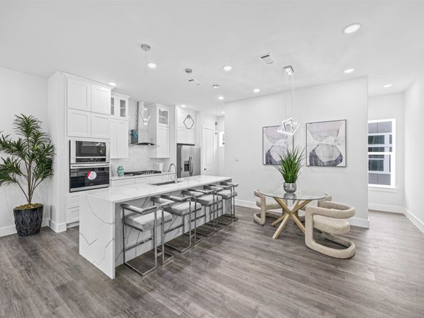 6721 Saint Augustine Street, Houston TX 77021