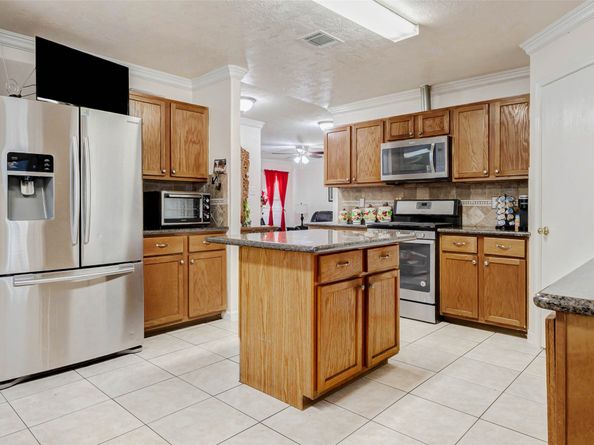 10422 Sutter Glen Lane, Houston TX 77075