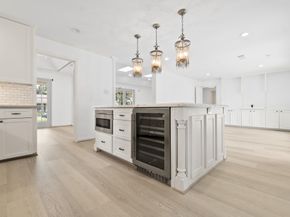 6249 Overbrook Lane, Houston TX 77057