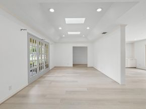 6249 Overbrook Lane, Houston TX 77057