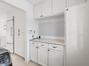 6249 Overbrook Lane, Houston TX 77057