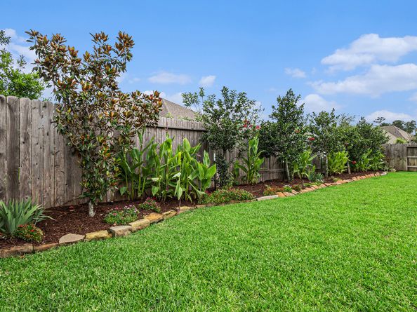 211 Painted Trillium Drive, Conroe TX 77304