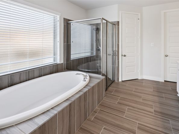 211 Painted Trillium Drive, Conroe TX 77304