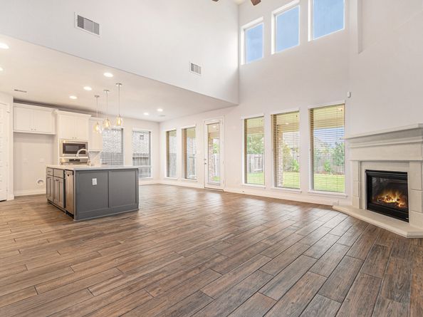 211 Painted Trillium Drive, Conroe TX 77304