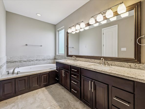 1113 W 18th Street B, Houston TX 77008