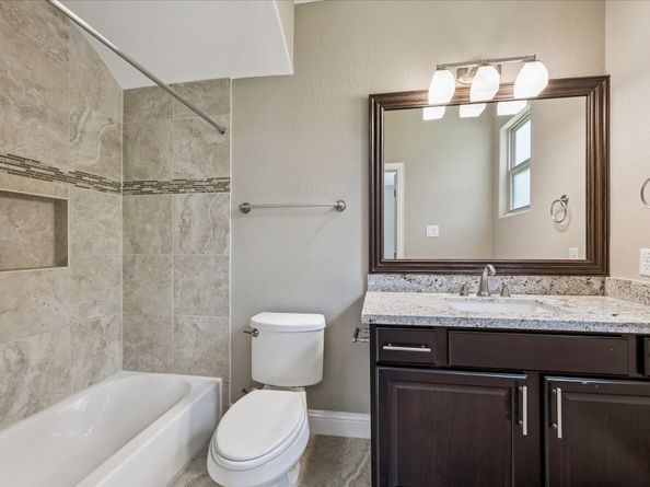 1113 W 18th Street B, Houston TX 77008