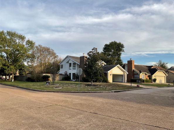 3103 Ashford Bend Drive, Houston TX 77082