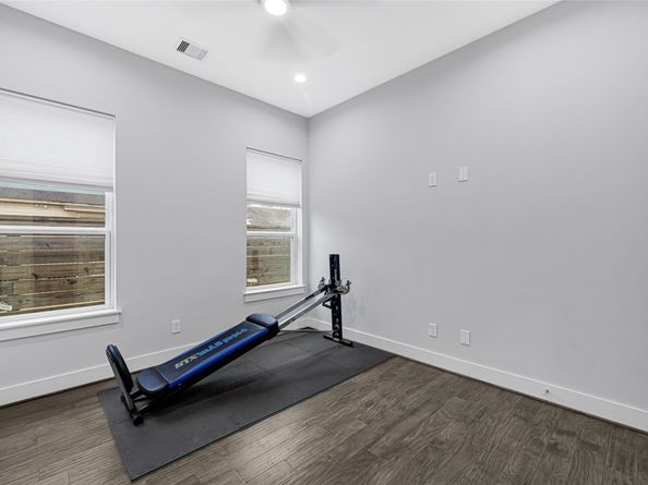 6118 Truro Street, Houston TX 77007