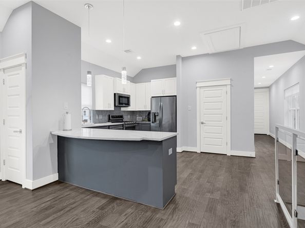 6118 Truro Street, Houston TX 77007