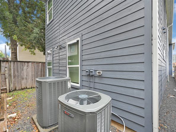 6118 Truro Street, Houston TX 77007