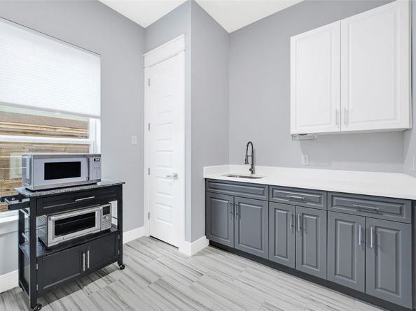 6118 Truro Street, Houston TX 77007