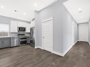 6118 Truro Street, Houston TX 77007