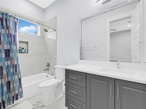 6118 Truro Street, Houston TX 77007