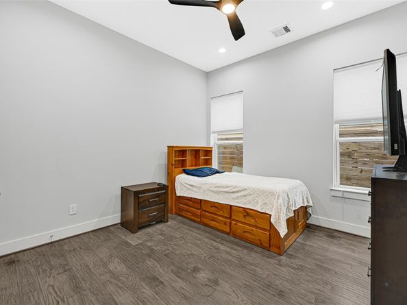 6118 Truro Street, Houston TX 77007